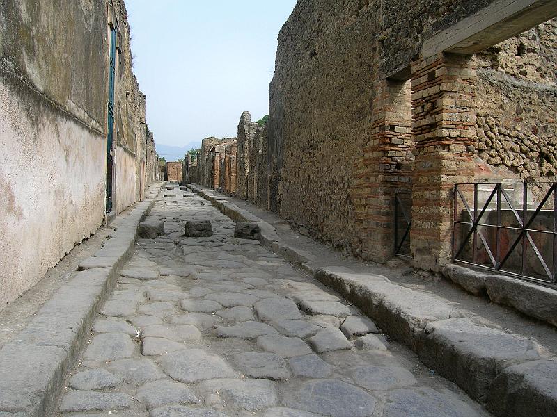 025 - Pompei - vicolo dei Vettii